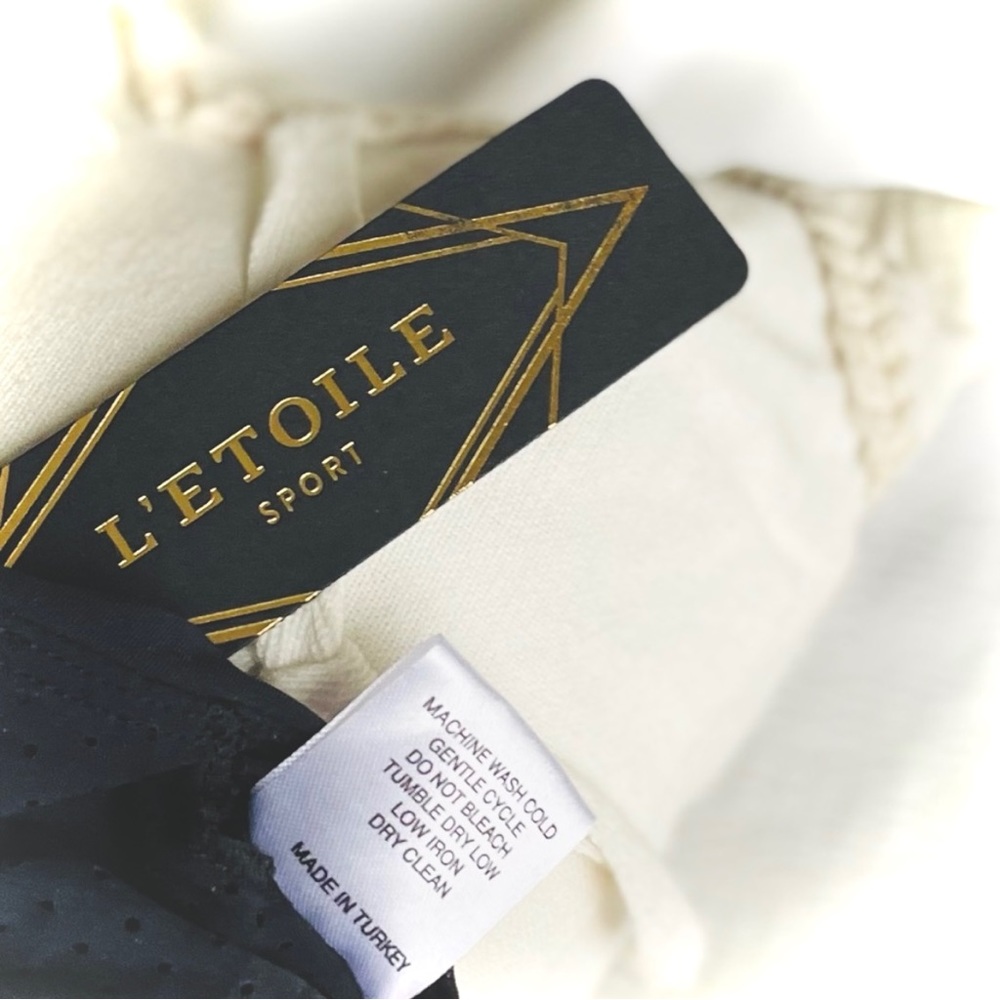 L’Etoile | XS | NWT Black Strappy Crossback Sports Bra